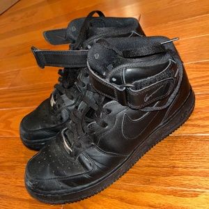 MENS NIKE BLACK AIR FORCE 1S SIZE 9